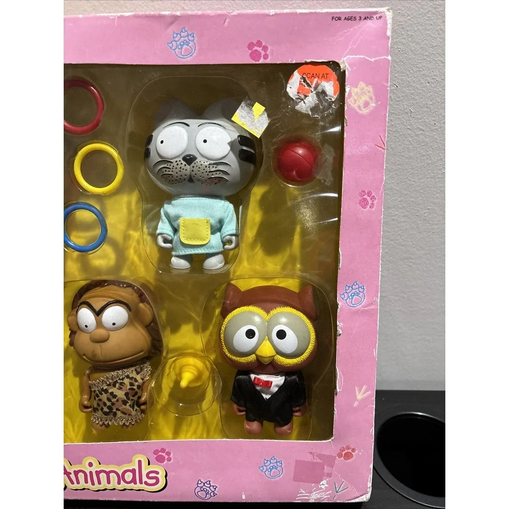 Quepy Animals Vinyl Action Figure Set Damaged Box Rare - Picture 4 of 12